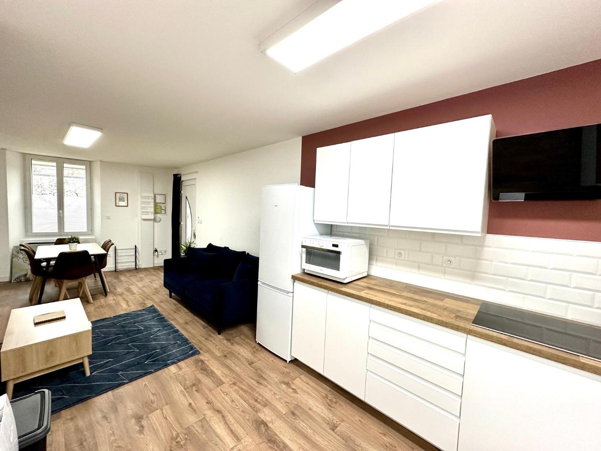 L'Equinoxe - Parking Prive - Zapart'Hotels Malesherbes Экстерьер фото